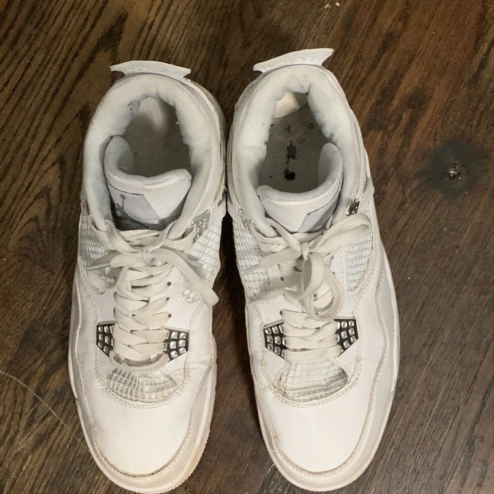 Nike Air Jordan’s white